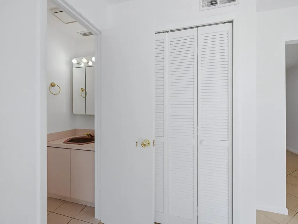 48 Via Marco Marco Island FL 34145