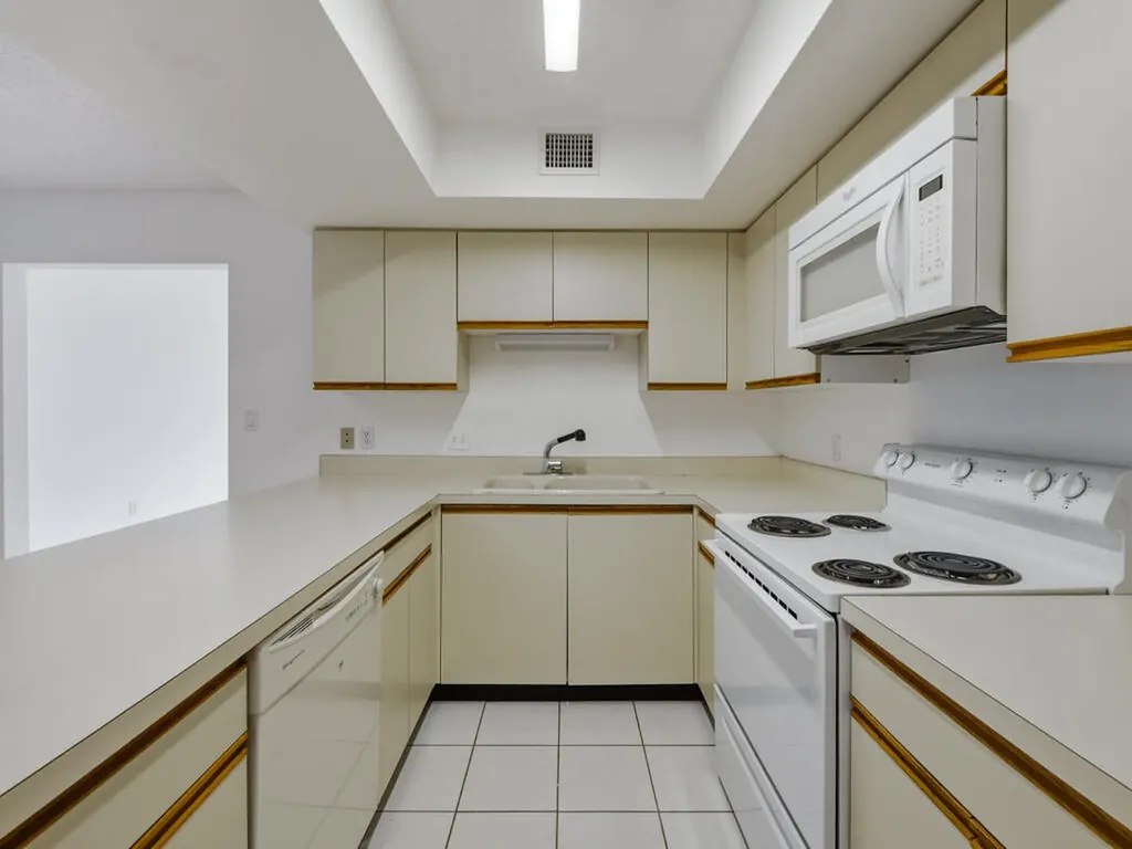 48 Via Marco Marco Island FL 34145