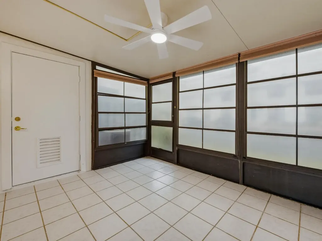 48 Via Marco Marco Island FL 34145