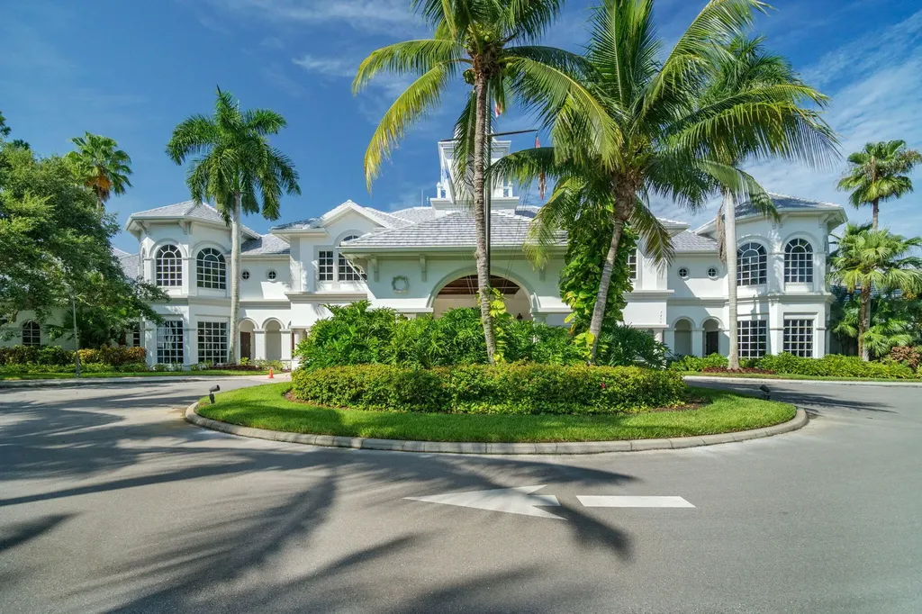 9288 Grassi Way Naples FL 34114