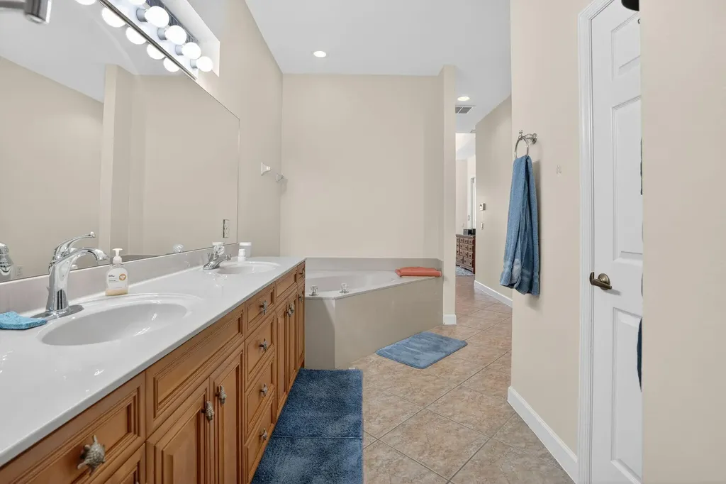 3350 Sandpiper Way Naples FL 34109