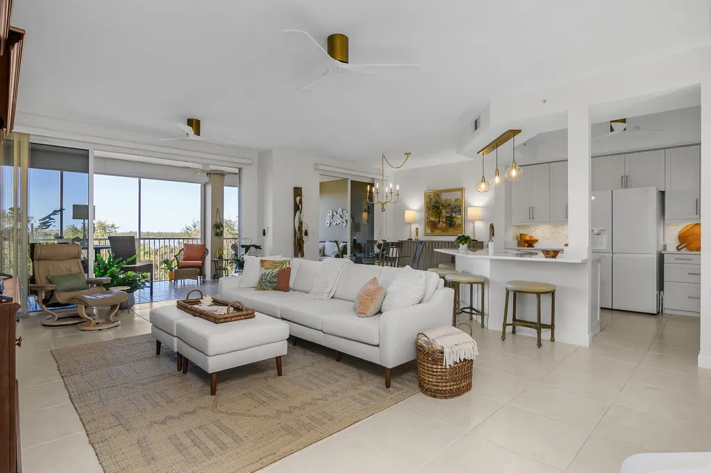 133 Vintage Bay Marco Island FL 34145