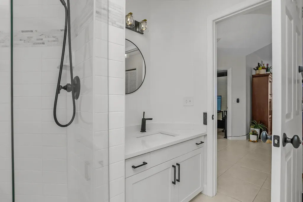 133 Vintage Bay Marco Island FL 34145