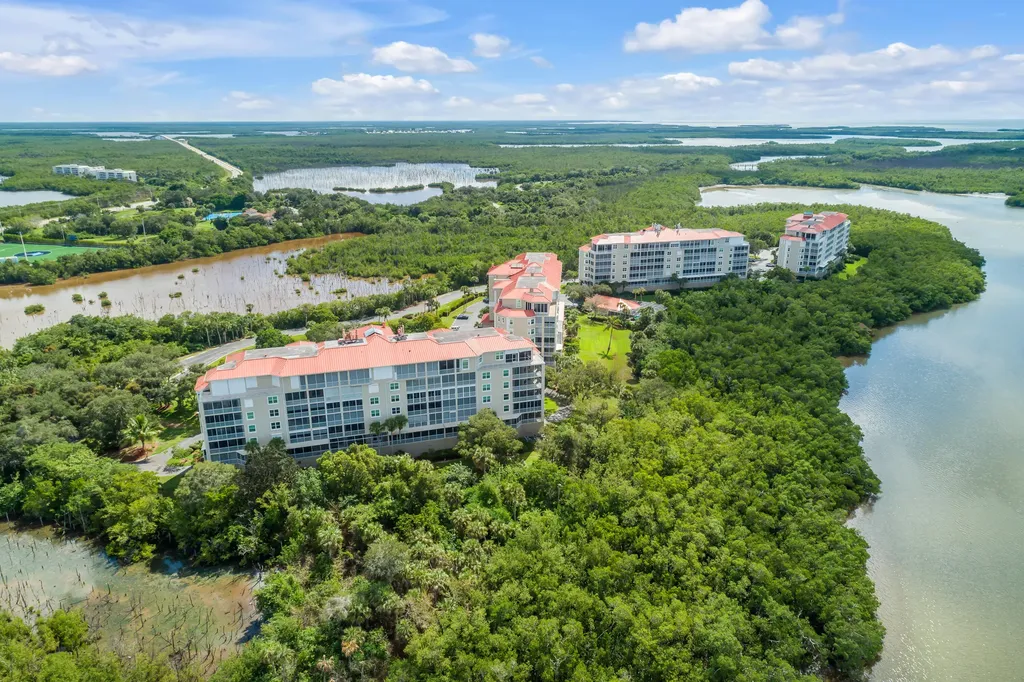 133 Vintage Bay Marco Island FL 34145