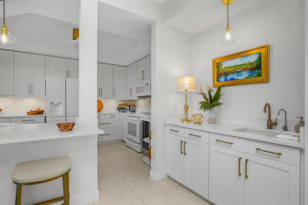 133 Vintage Bay Marco Island FL 34145