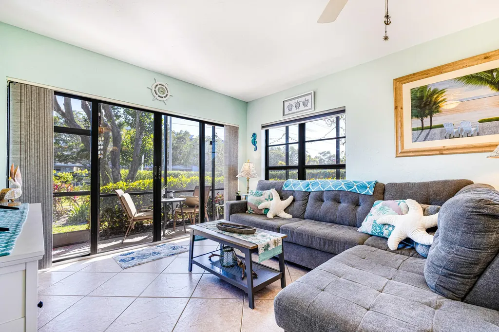 27 Greenbrier Marco Island FL 34145