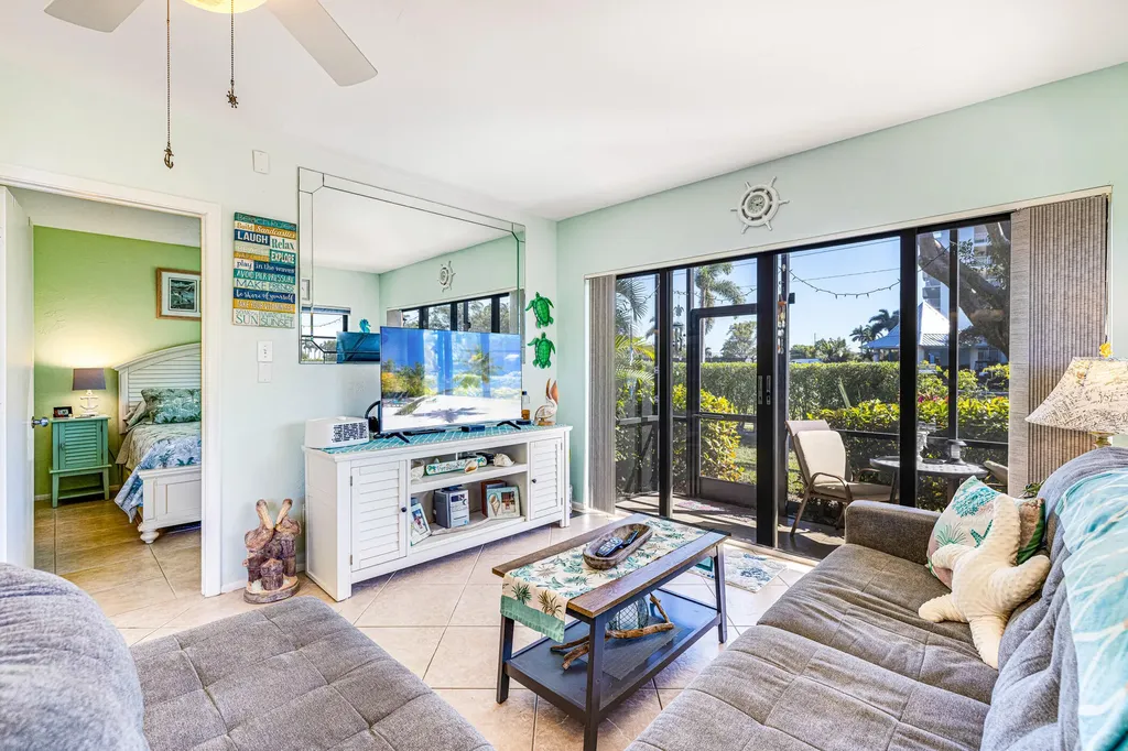 27 Greenbrier Marco Island FL 34145