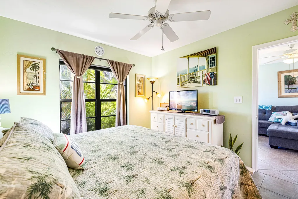 27 Greenbrier Marco Island FL 34145