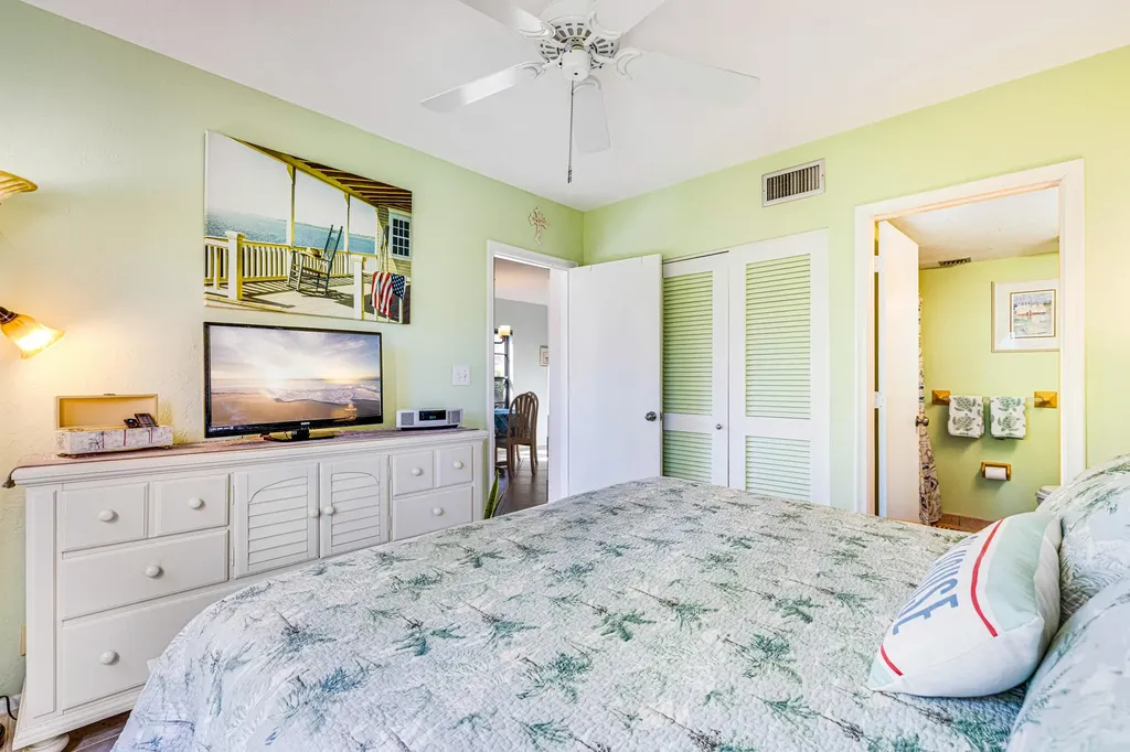 27 Greenbrier Marco Island FL 34145