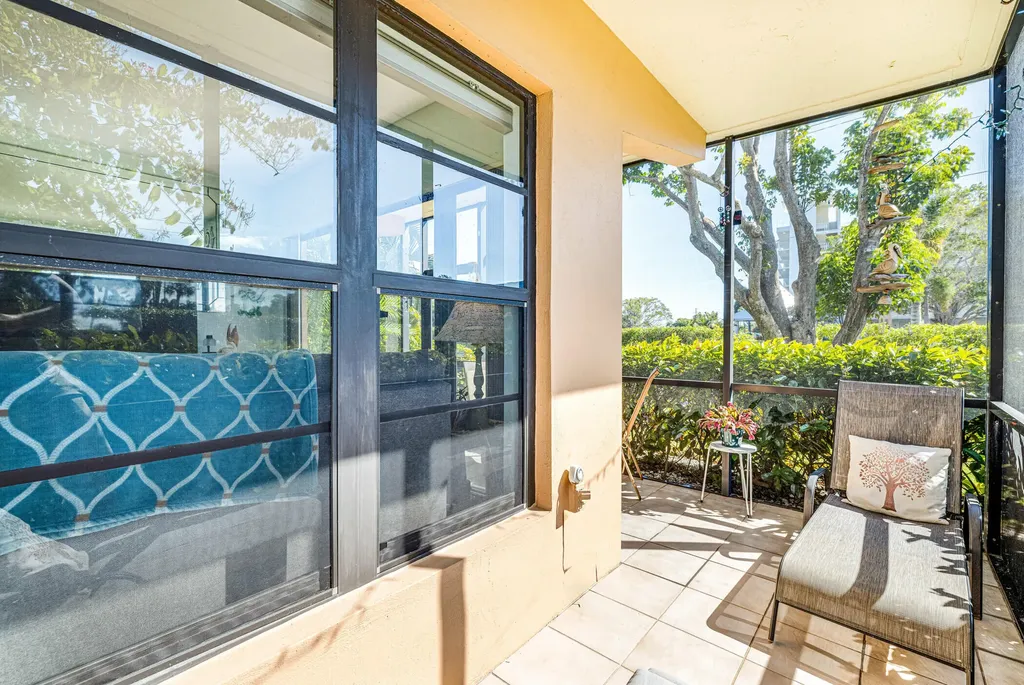 27 Greenbrier Marco Island FL 34145