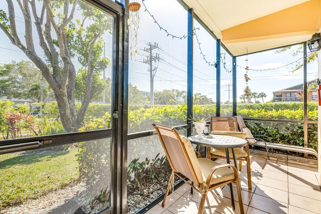 27 Greenbrier Marco Island FL 34145