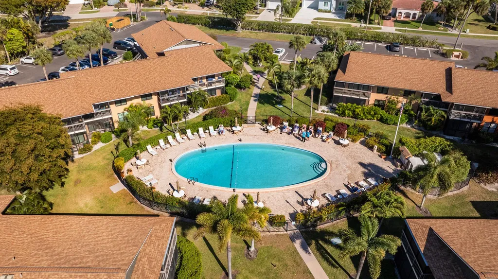 27 Greenbrier Marco Island FL 34145