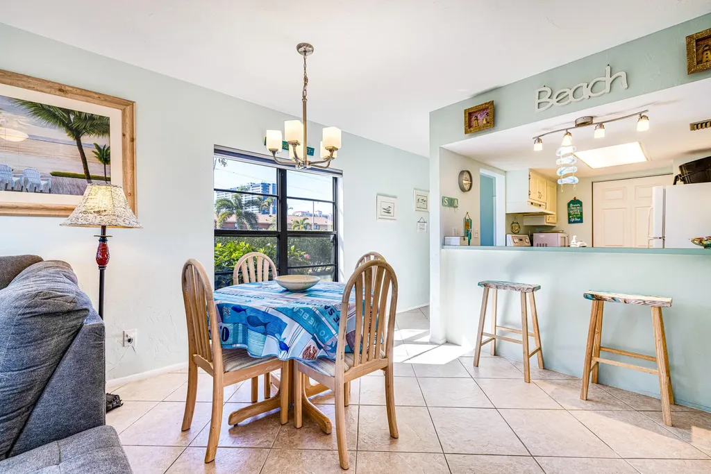 27 Greenbrier Marco Island FL 34145