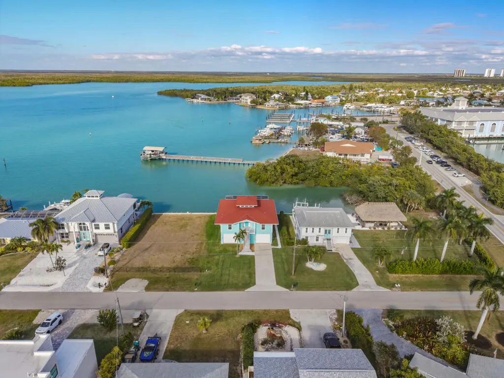 105 W Pago Pago Drive Naples FL 34113