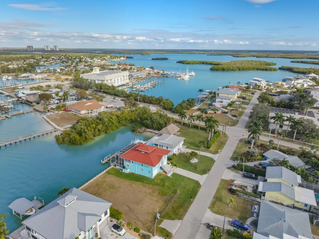 105 W Pago Pago Drive Naples FL 34113