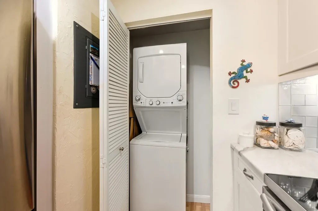 17 N Collier Marco Island FL 34145