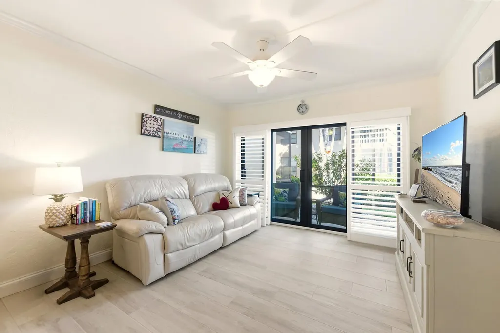 17 N Collier Marco Island FL 34145