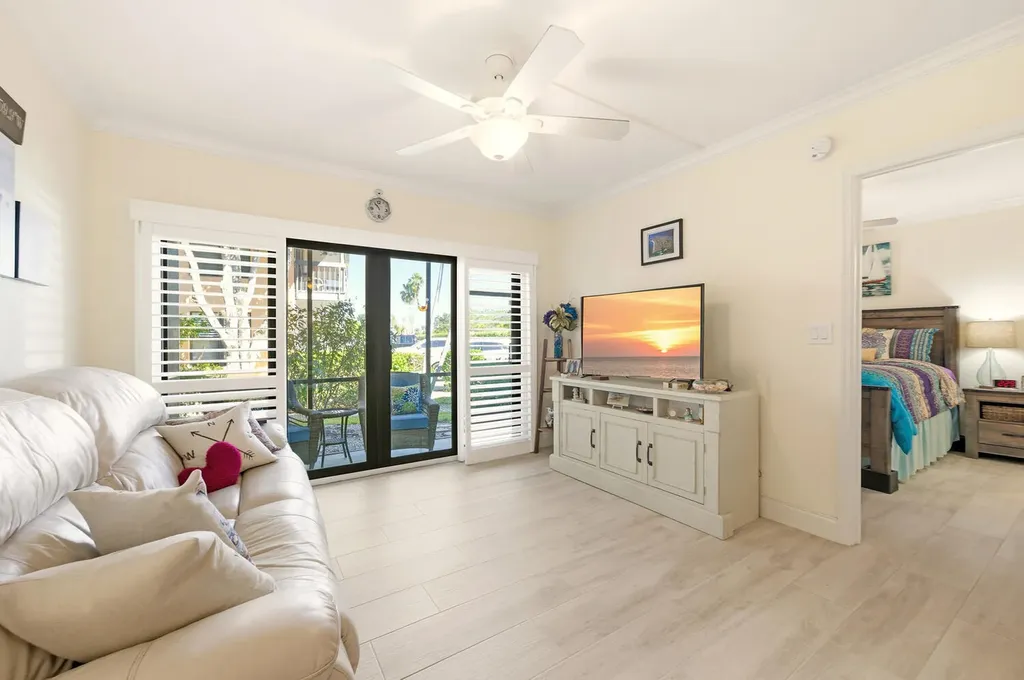 17 N Collier Marco Island FL 34145