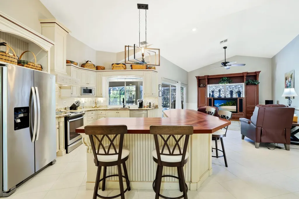 146 Muirfield Circle Naples FL 34113