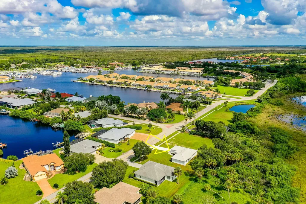 200 Cays Drive Naples FL 34114
