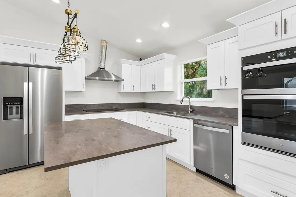 200 Cays Drive Naples FL 34114