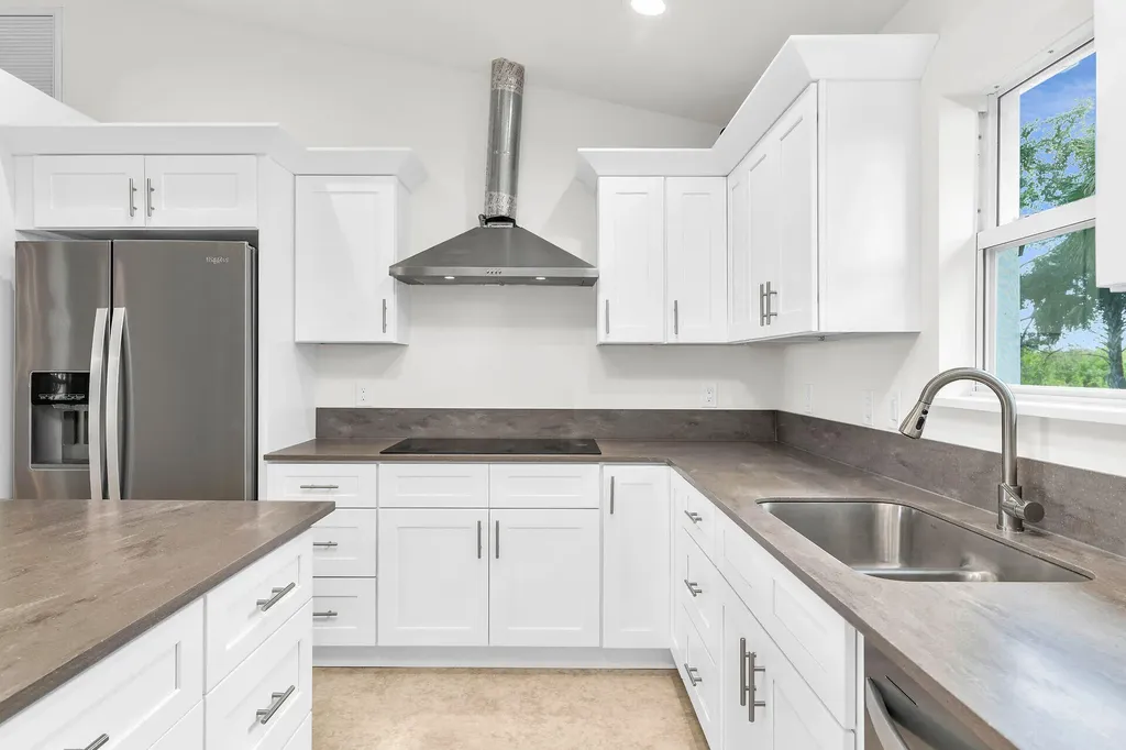 200 Cays Drive Naples FL 34114