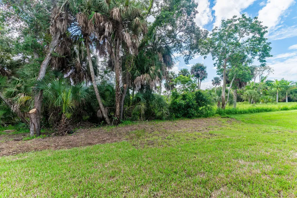 200 Cays Drive Naples FL 34114