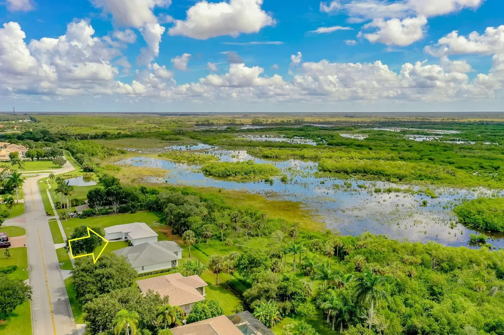 200 Cays Drive Naples FL 34114