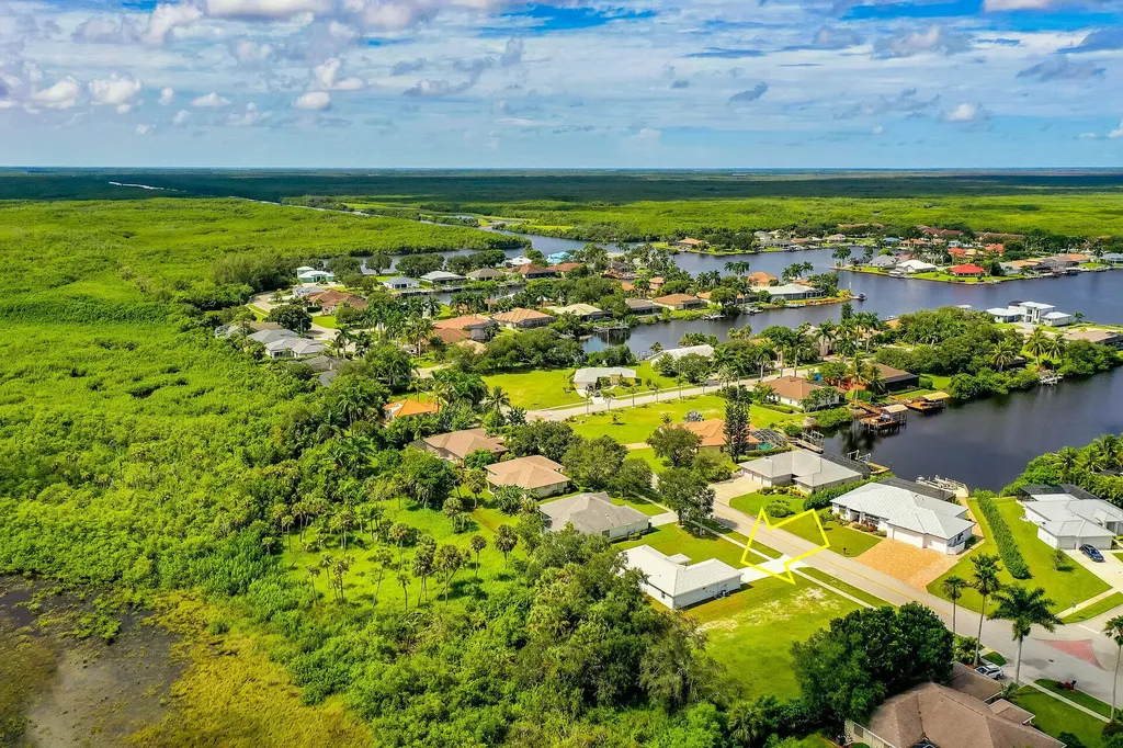 200 Cays Drive Naples FL 34114