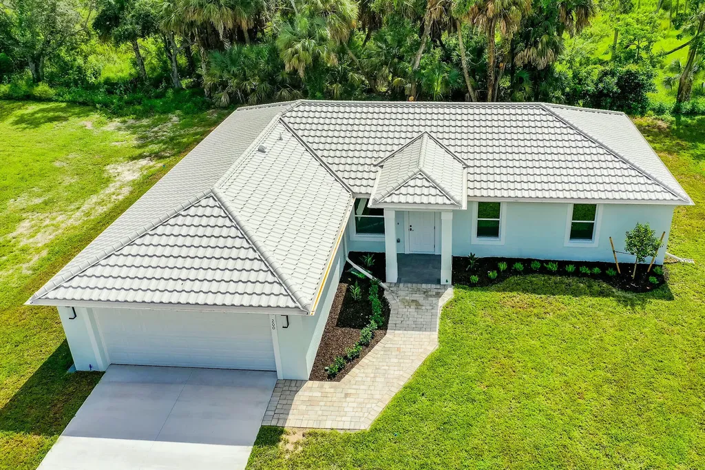 200 Cays Drive Naples FL 34114