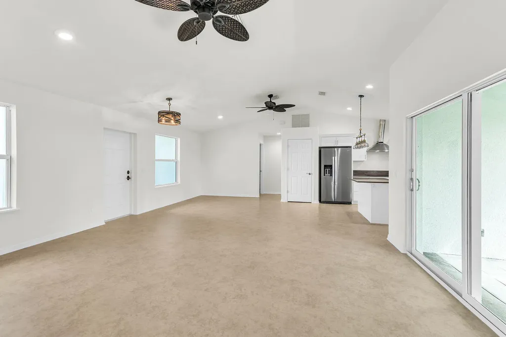 200 Cays Drive Naples FL 34114