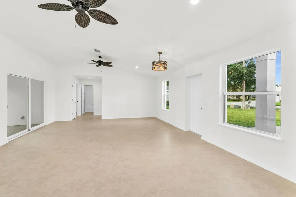 200 Cays Drive Naples FL 34114