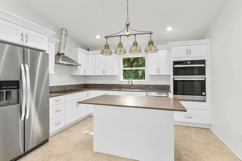 200 Cays Drive Naples FL 34114