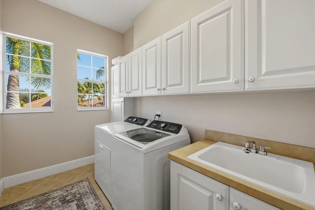 9057 Cherry Oaks Naples FL 34114