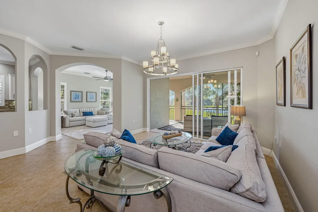 9057 Cherry Oaks Naples FL 34114