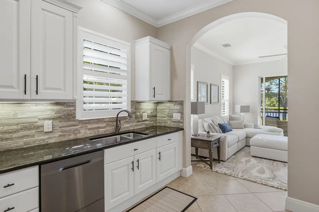 9057 Cherry Oaks Naples FL 34114