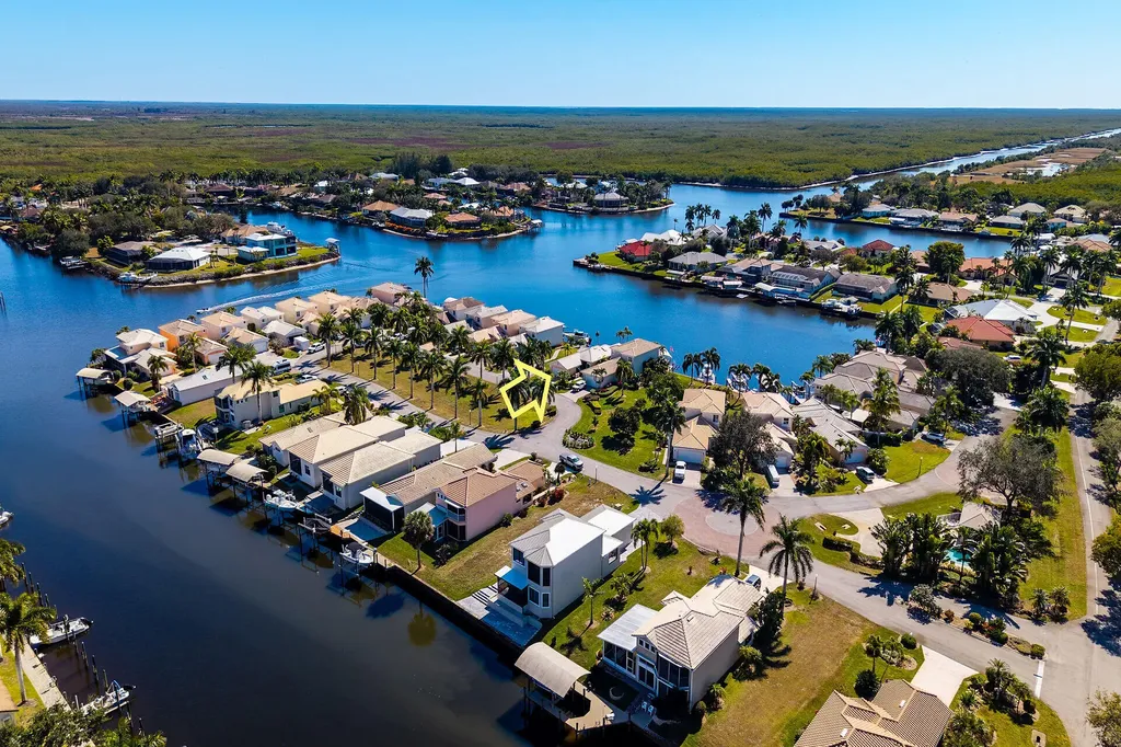 148 Eveningstar Cay Naples FL 34114