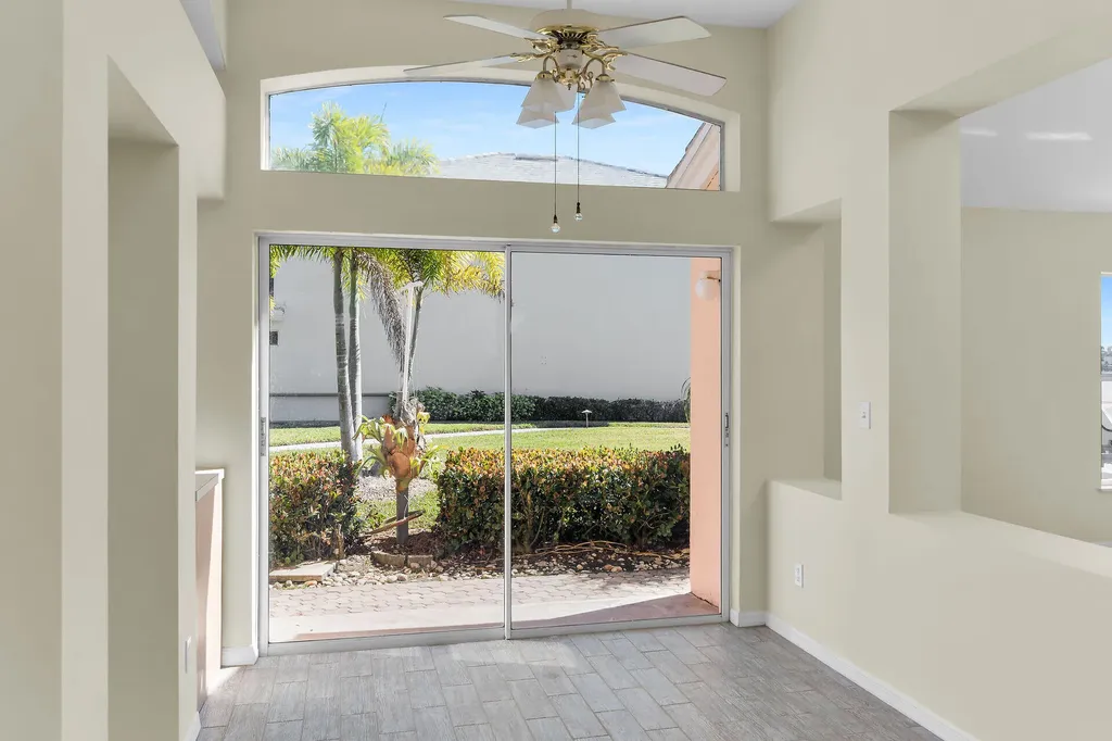 148 Eveningstar Cay Naples FL 34114