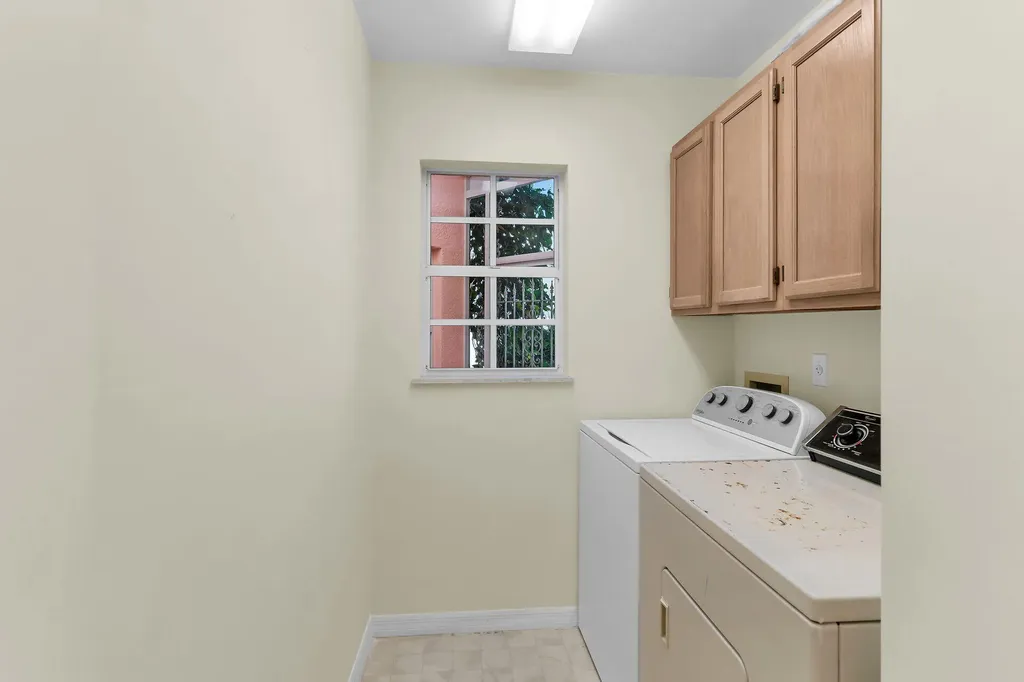 148 Eveningstar Cay Naples FL 34114