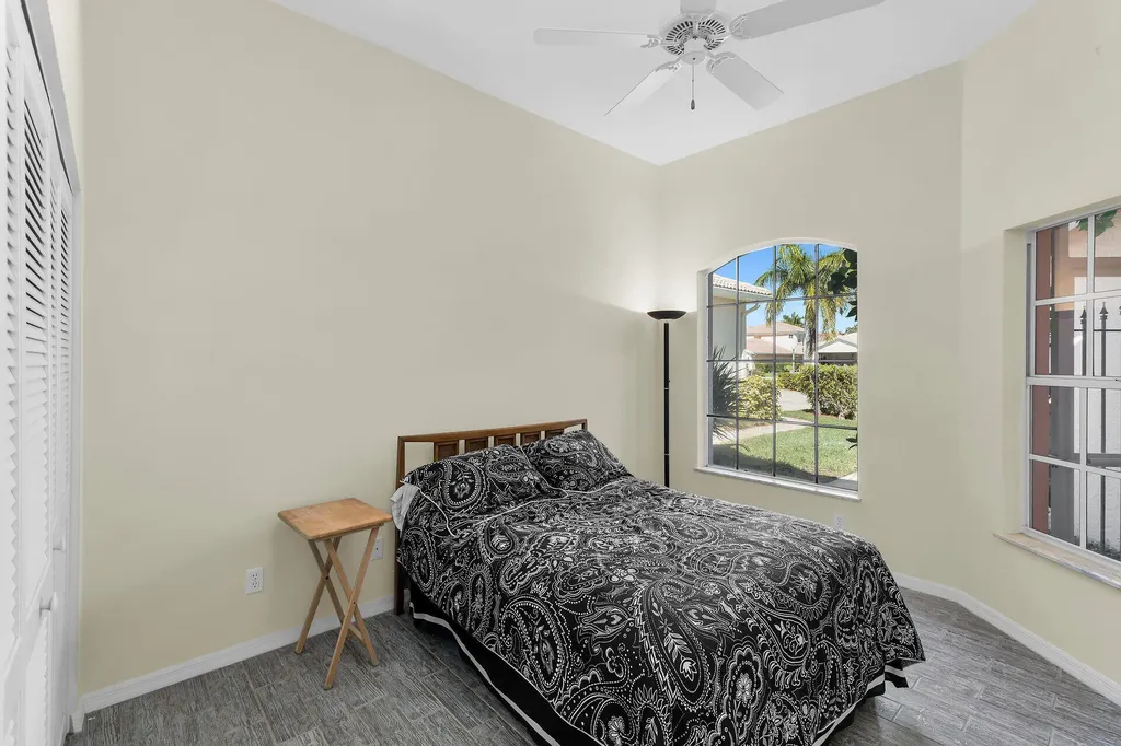 148 Eveningstar Cay Naples FL 34114