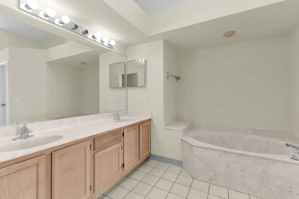 148 Eveningstar Cay Naples FL 34114