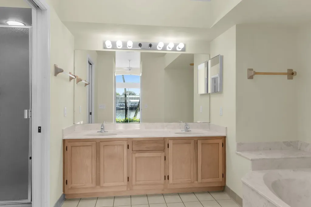 148 Eveningstar Cay Naples FL 34114