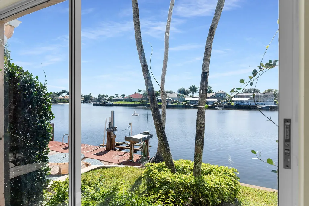 148 Eveningstar Cay Naples FL 34114