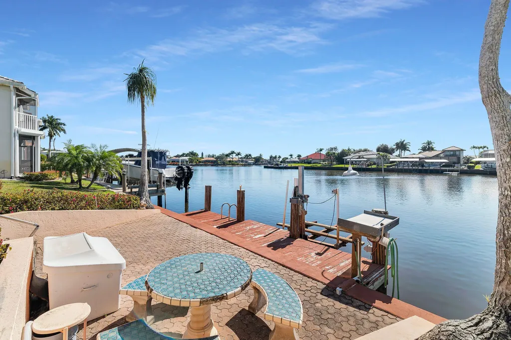 148 Eveningstar Cay Naples FL 34114