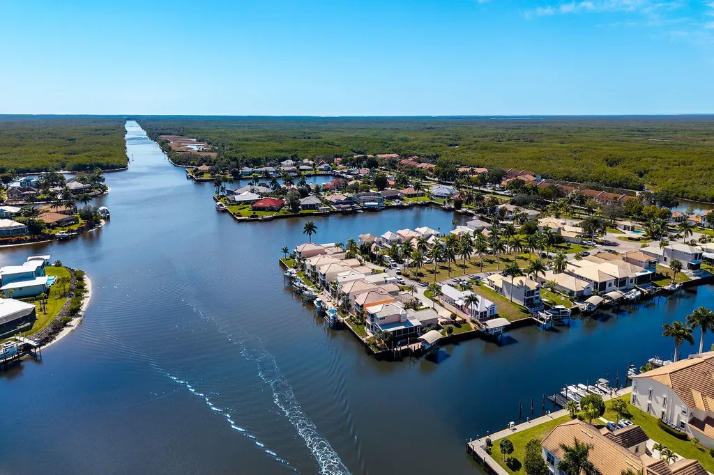 148 Eveningstar Cay Naples FL 34114