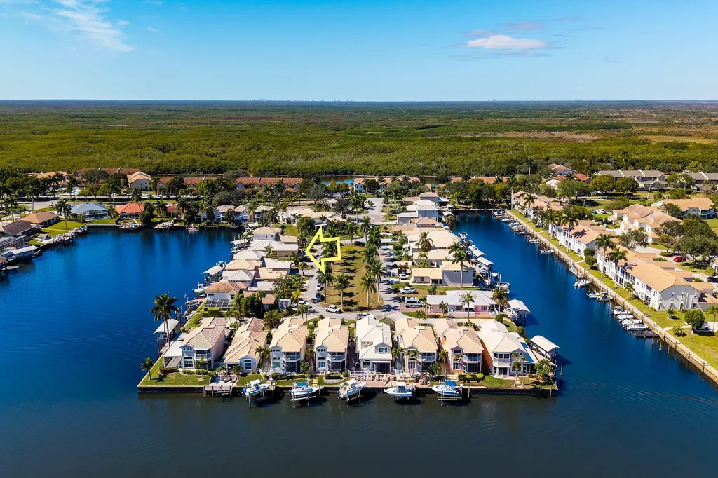 148 Eveningstar Cay Naples FL 34114