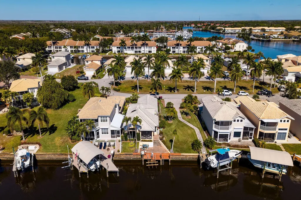 148 Eveningstar Cay Naples FL 34114