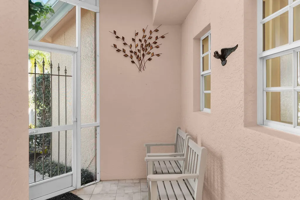 148 Eveningstar Cay Naples FL 34114