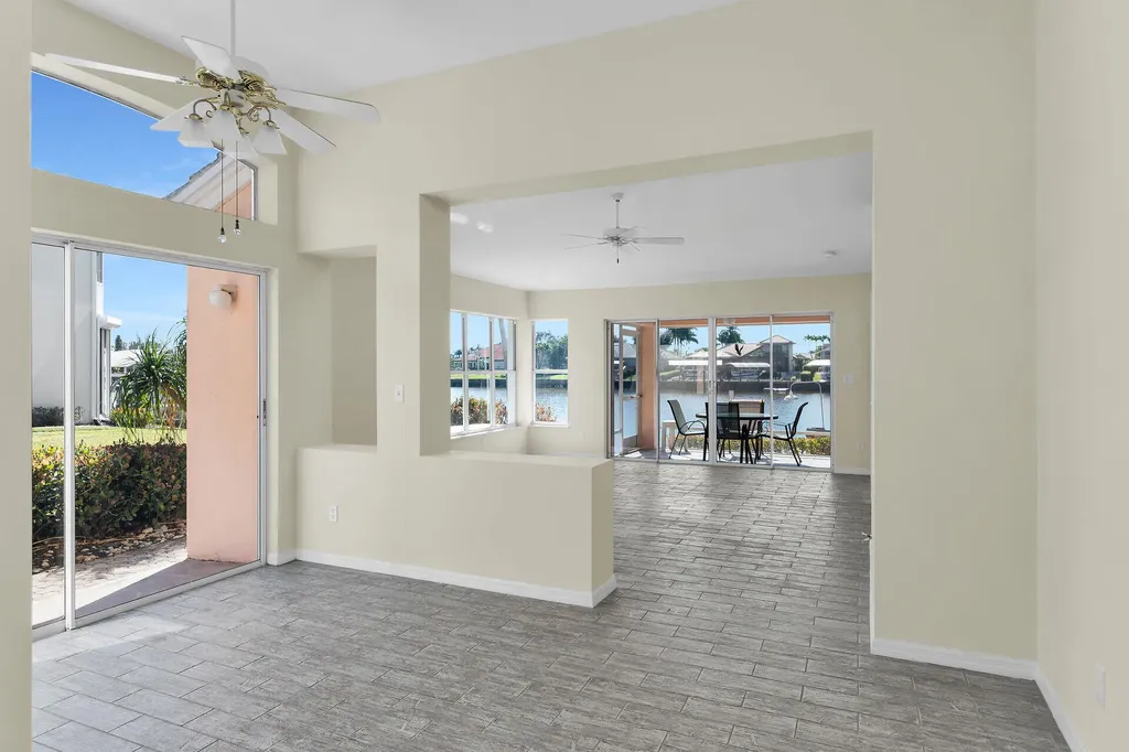 148 Eveningstar Cay Naples FL 34114
