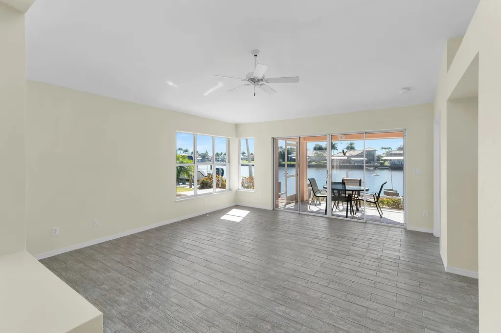 148 Eveningstar Cay Naples FL 34114